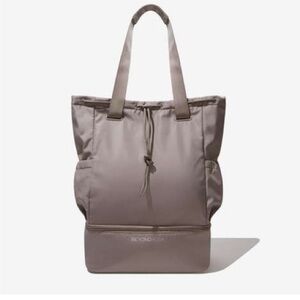 BEYOND YOGA Convertible Gym Bag in Birch